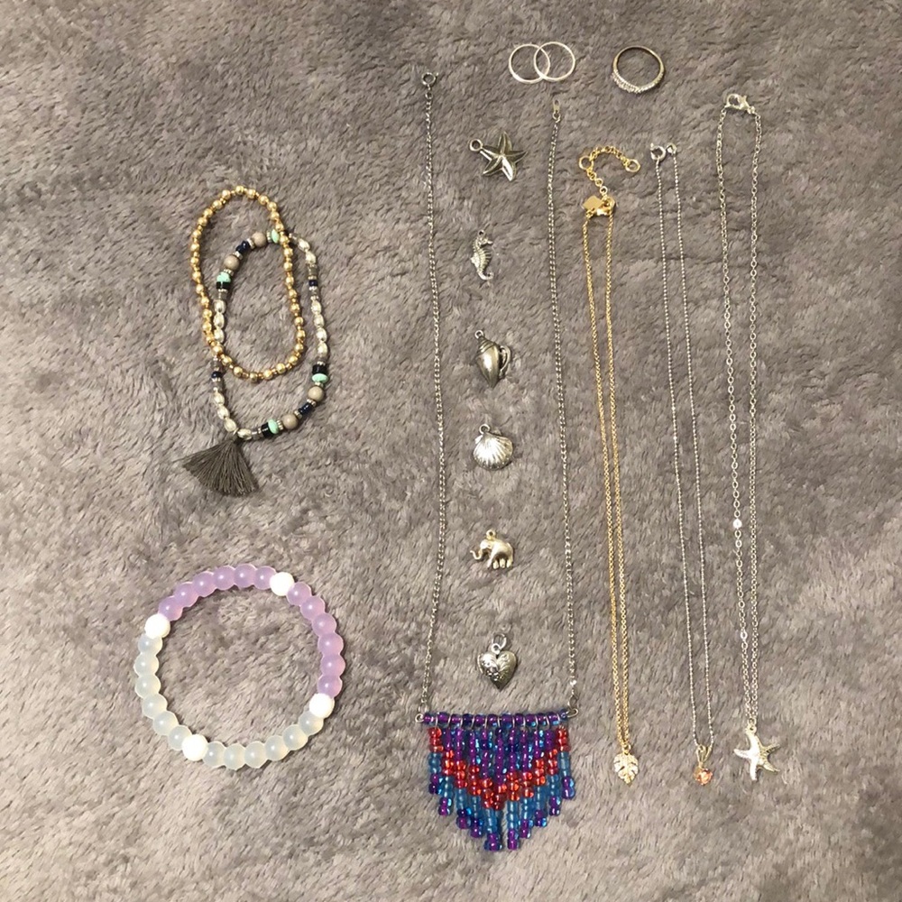 !! lot of charms, bracelets, necklaces & rings !!